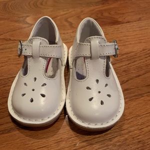 L’Amour white Mary Janes sz 5